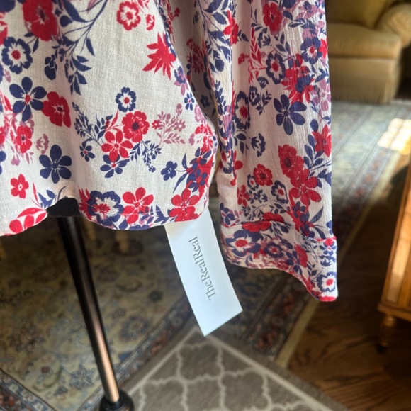 XiRENA Floral Blouse - XS - Picture 7 of 9
